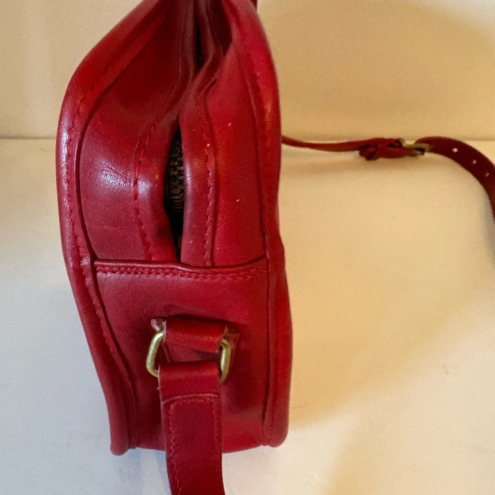Coach red vintage leather camera bag - Picture 5 of 11